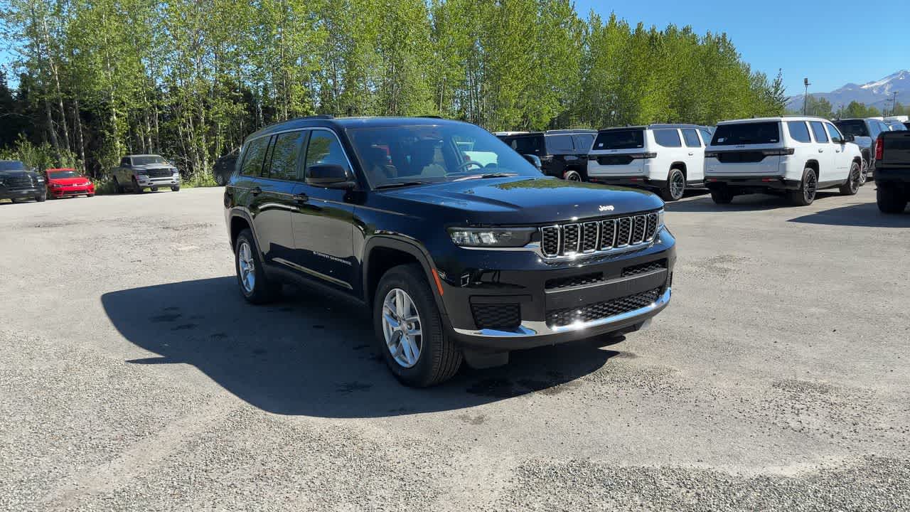 Thumbnail: 2026 Jeep Grand Cherokee - 3
