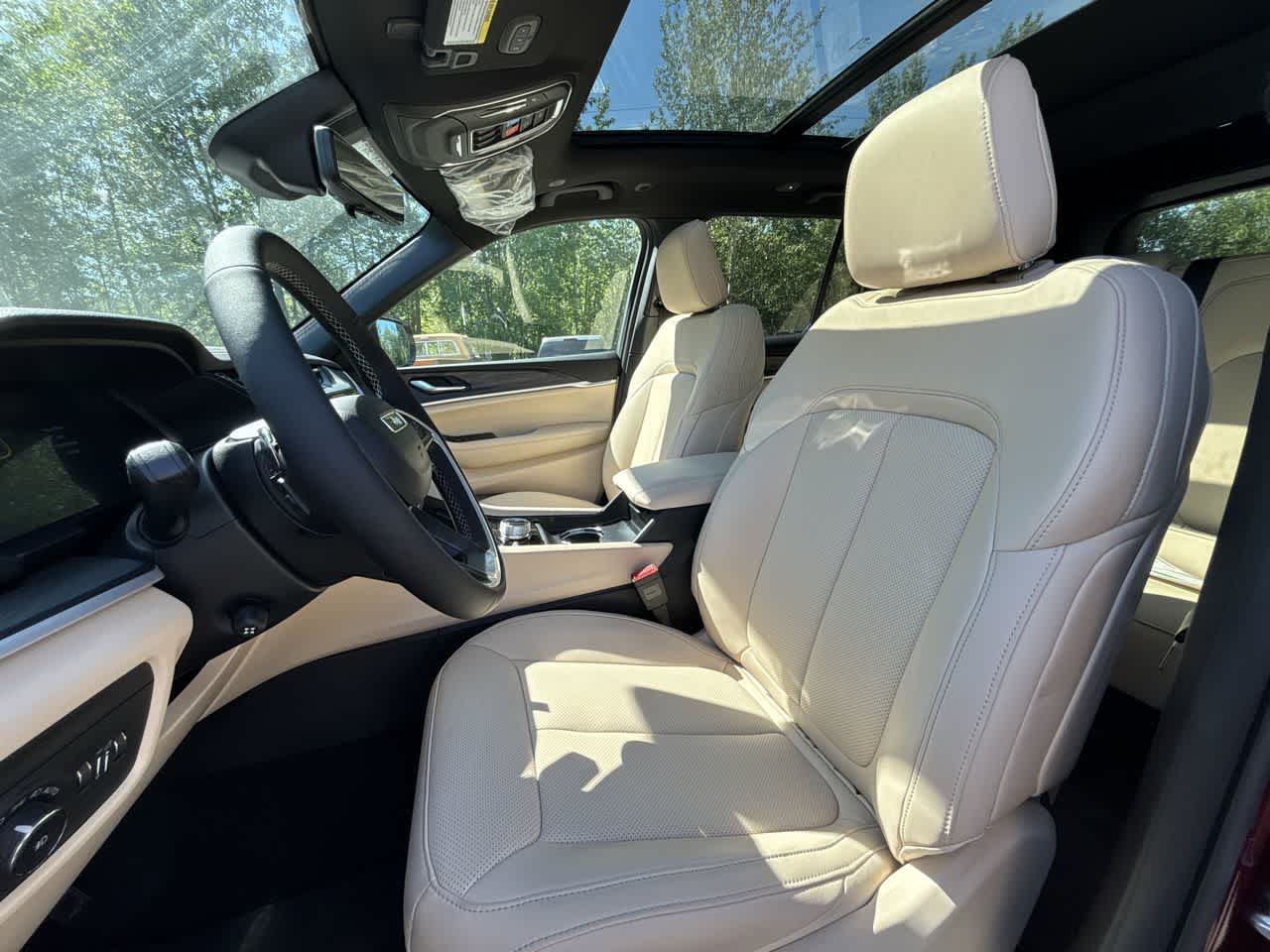 Thumbnail: 2026 Jeep Grand Cherokee - 23