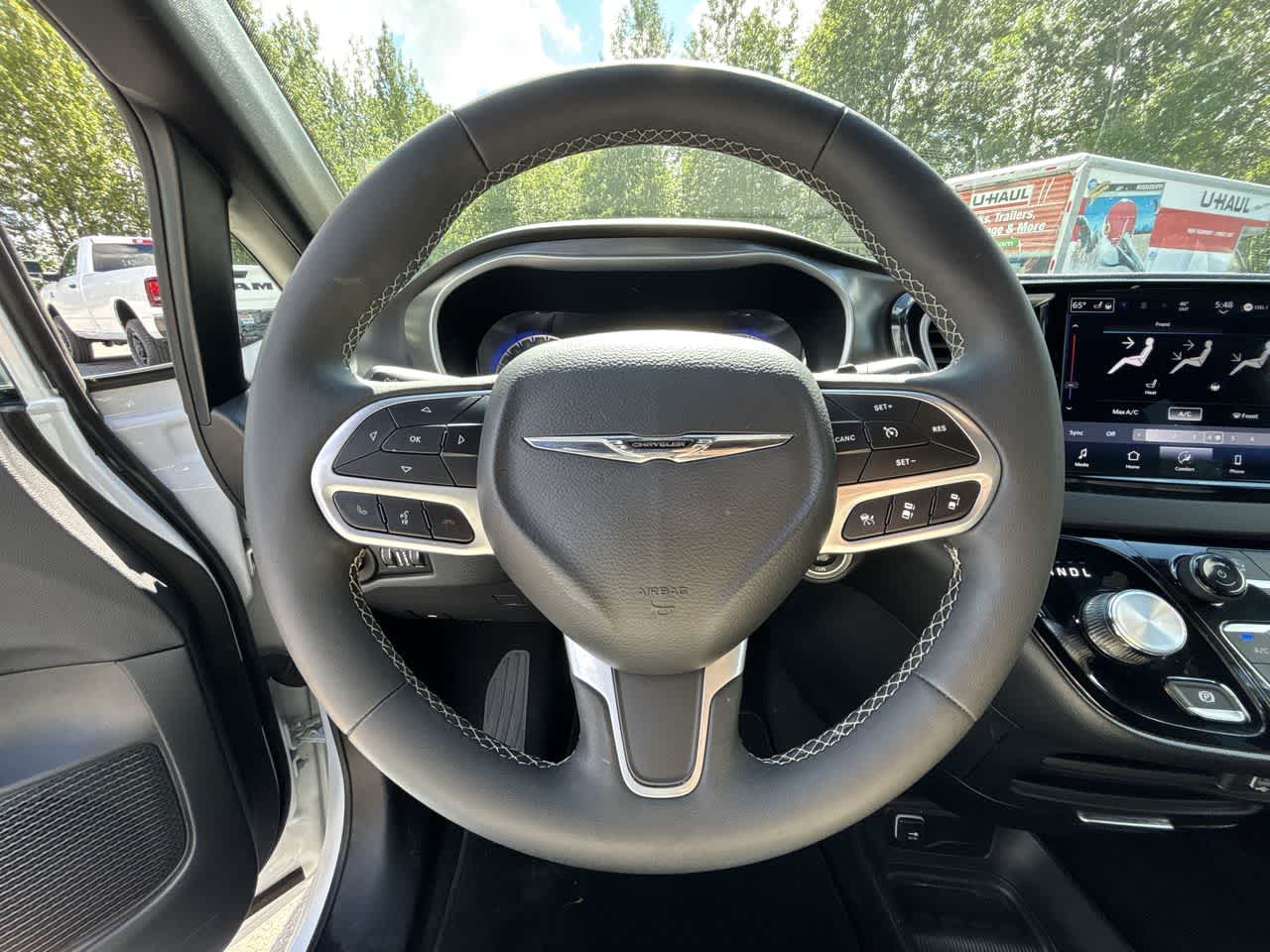 Thumbnail: 2025 Chrysler Pacifica - 24