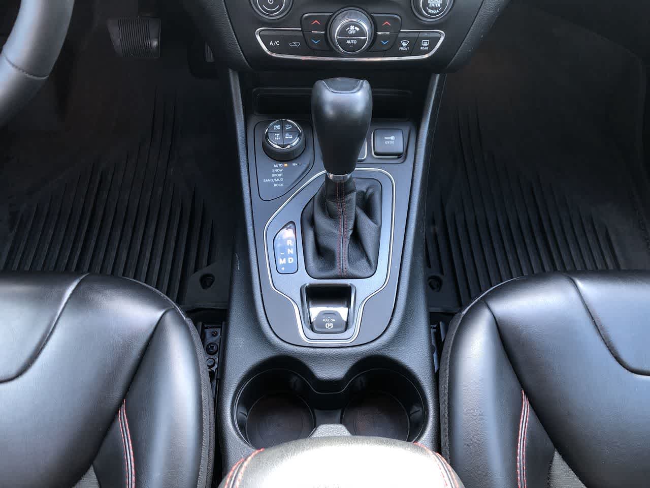 Thumbnail: 2022 Jeep Cherokee - 35