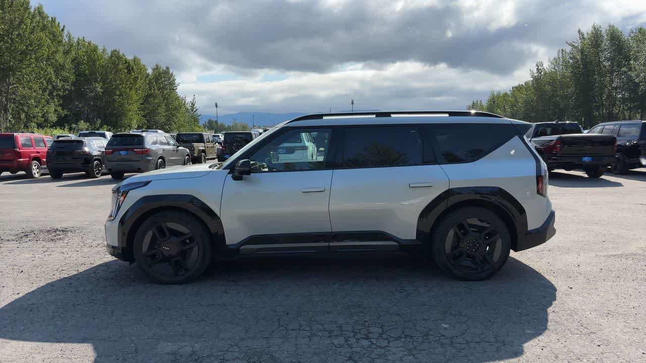 Thumbnail: 2024 Kia EV9 - 8