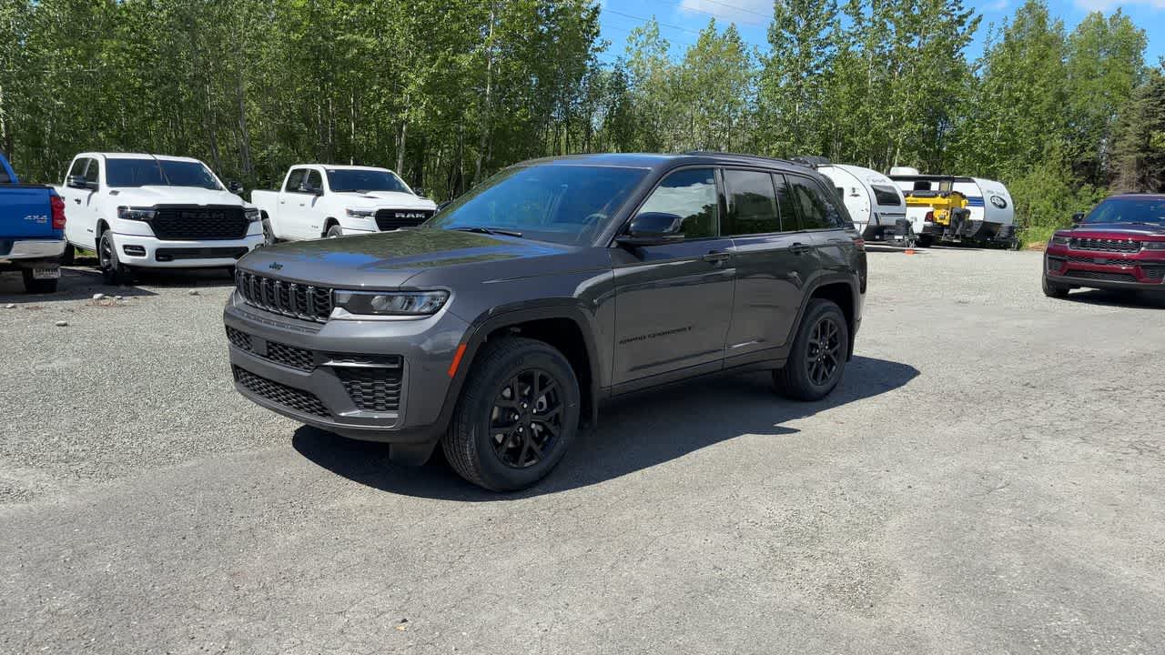 Thumbnail: 2026 Jeep Grand Cherokee - 6