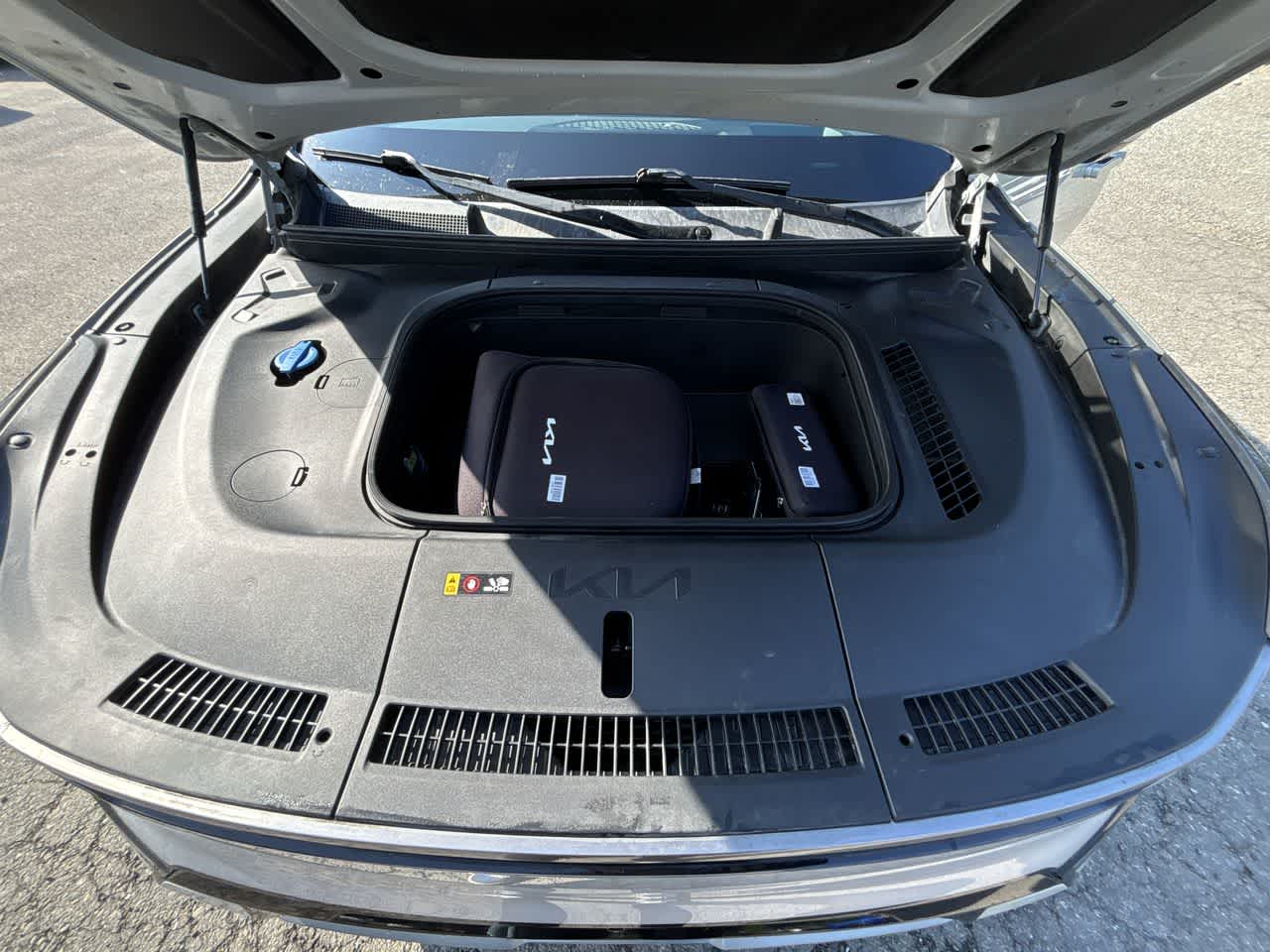 Thumbnail: 2024 Kia EV9 - 24