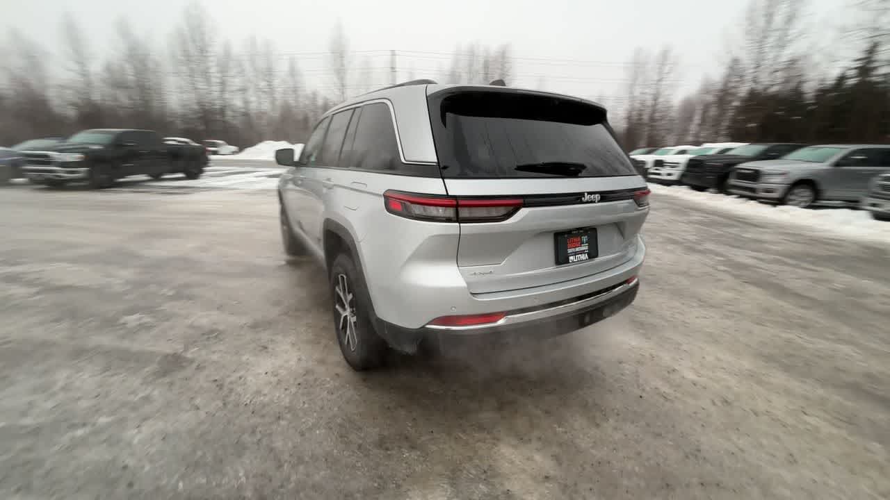 Thumbnail: 2025 Jeep Grand Cherokee - 11