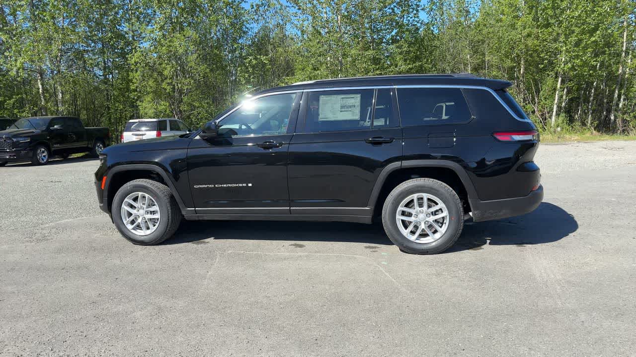 Thumbnail: 2026 Jeep Grand Cherokee - 9