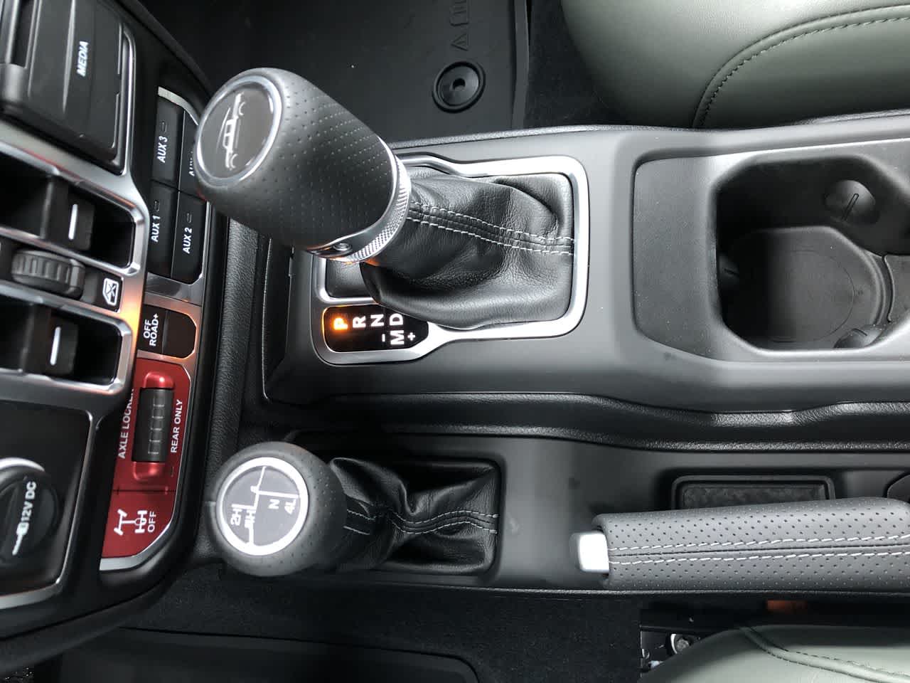 Thumbnail: 2025 Jeep Gladiator - 26