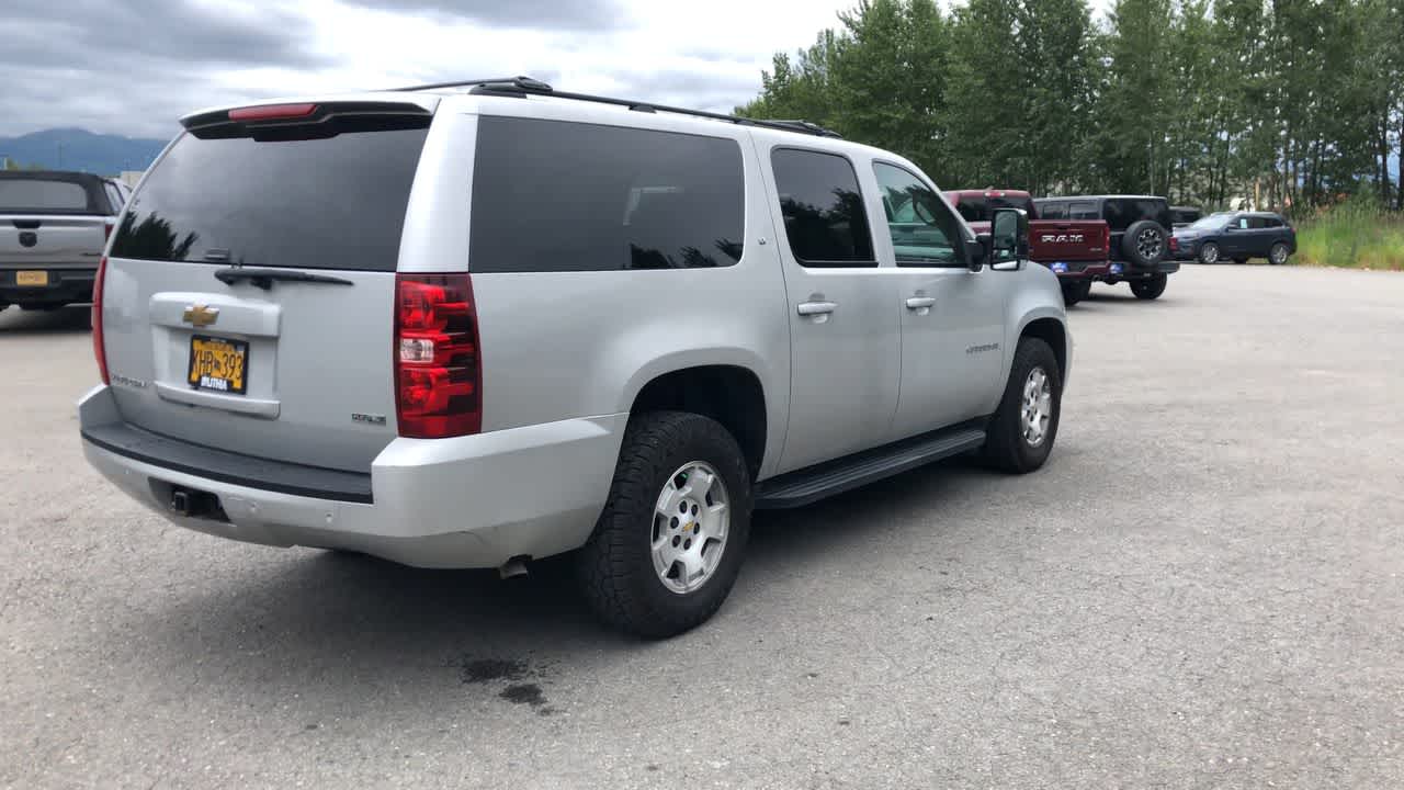 Thumbnail: 2010 Chevrolet Suburban - 13