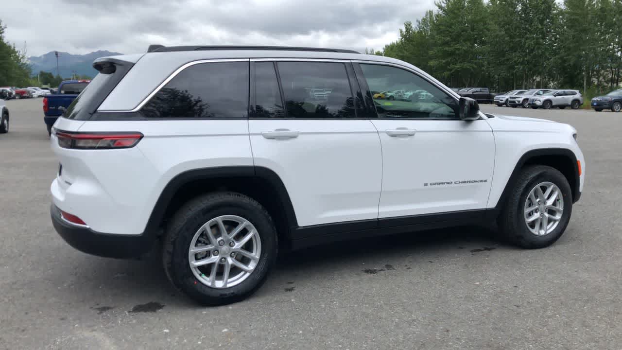 Thumbnail: 2025 Jeep Grand Cherokee - 14