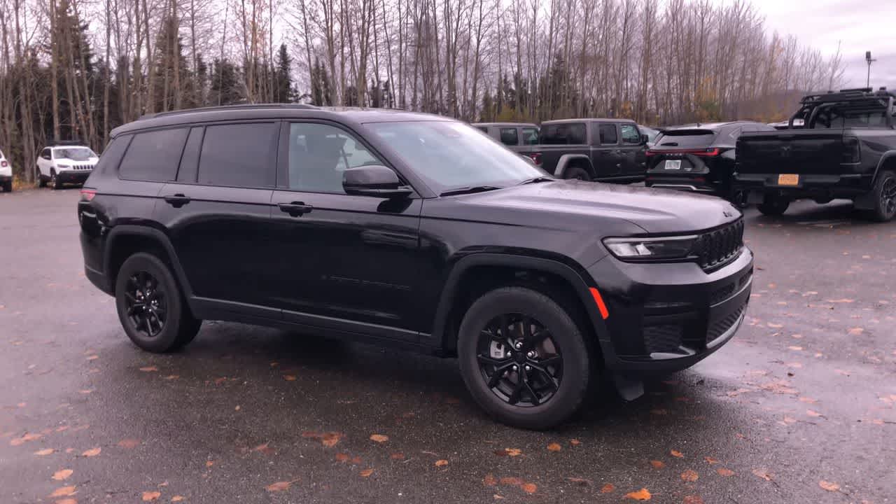 Thumbnail: 2024 Jeep Grand Cherokee L - 17