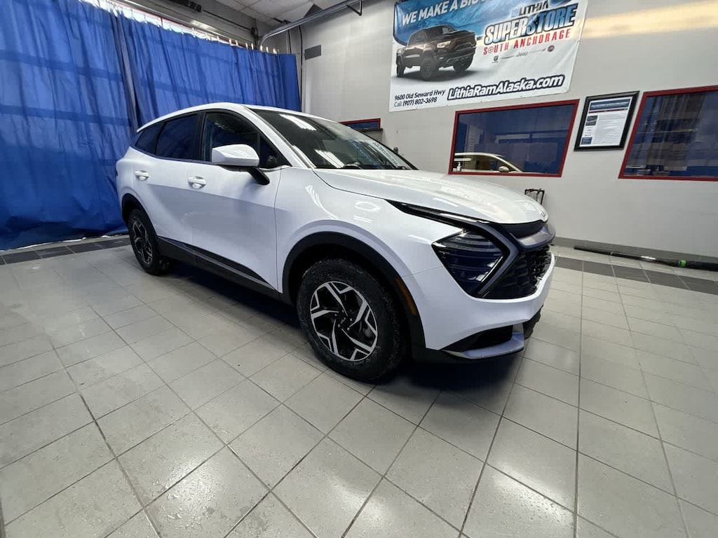 Used 2024 Kia Sportage LX SUV