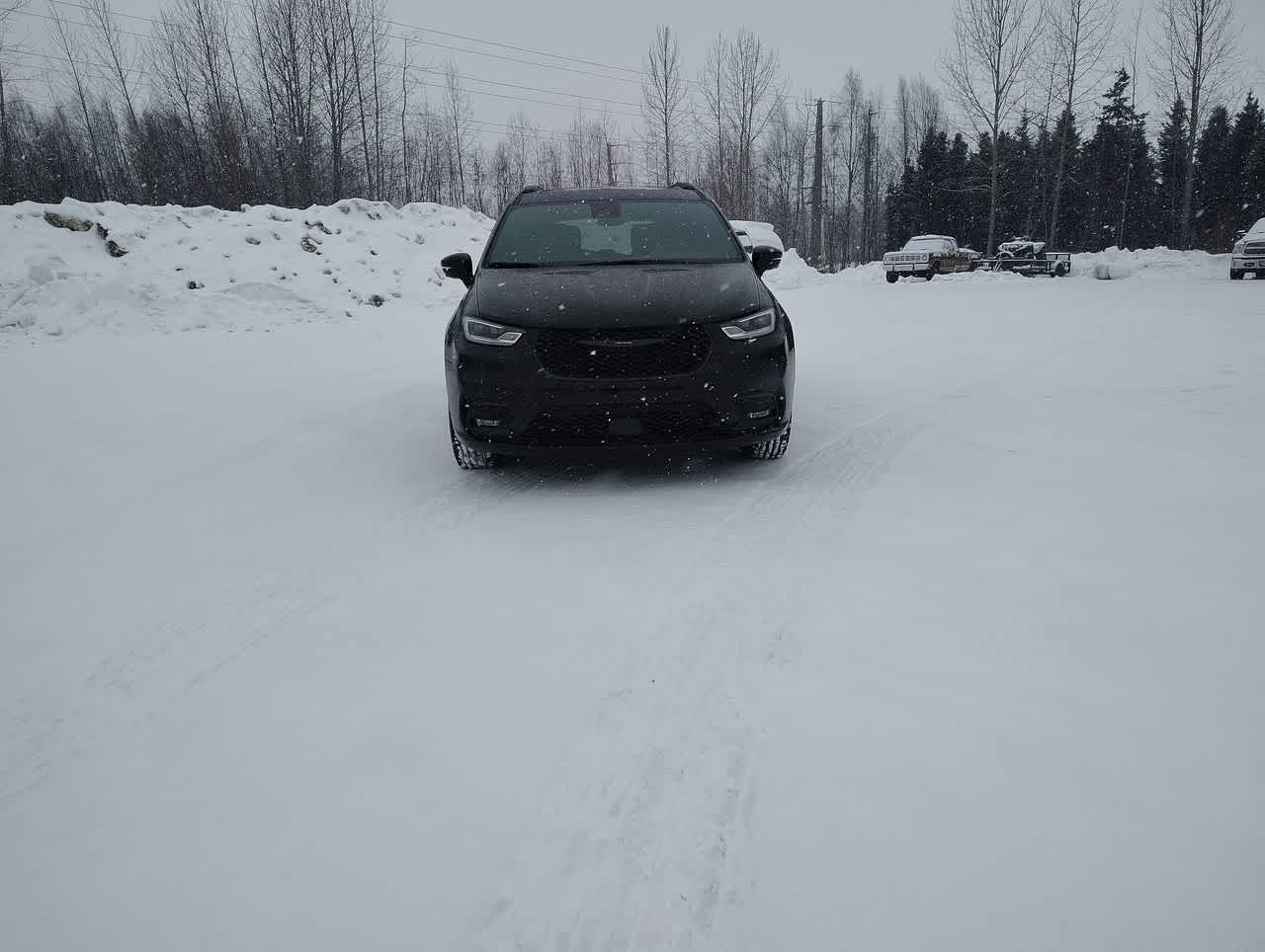 Thumbnail: 2026 Chrysler Pacifica - 3