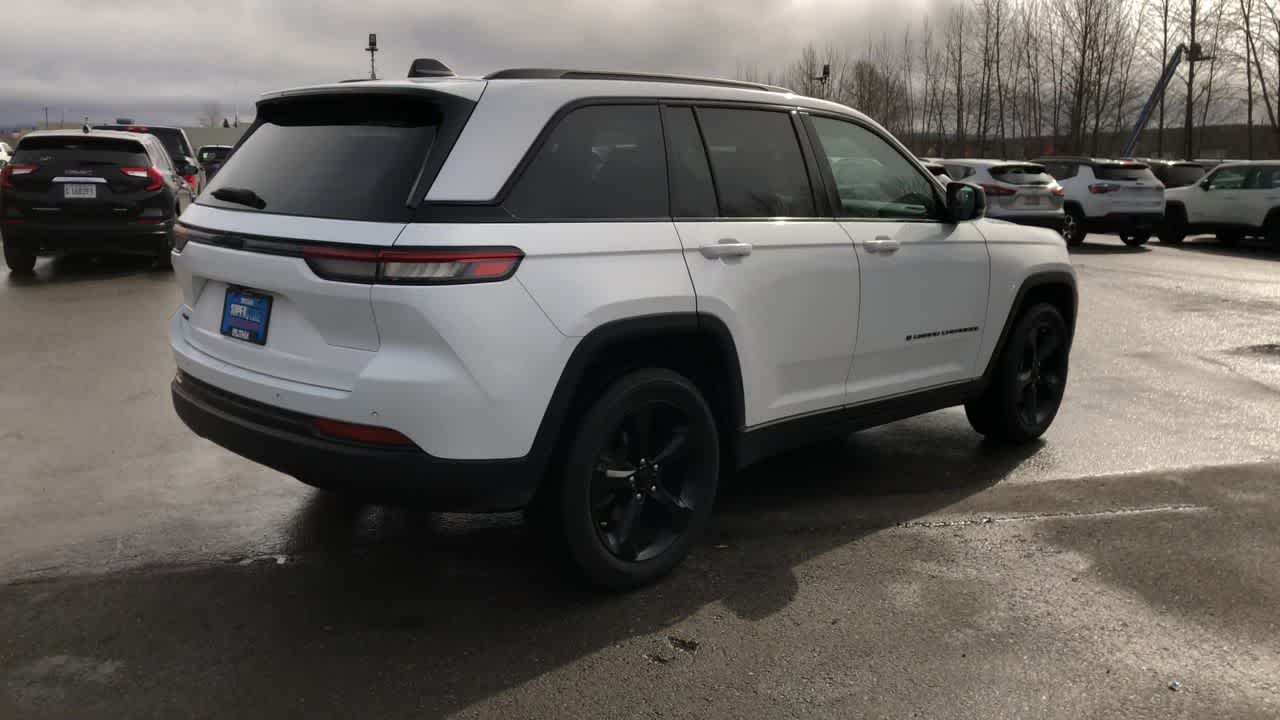 Thumbnail: 2023 Jeep Grand Cherokee - 13