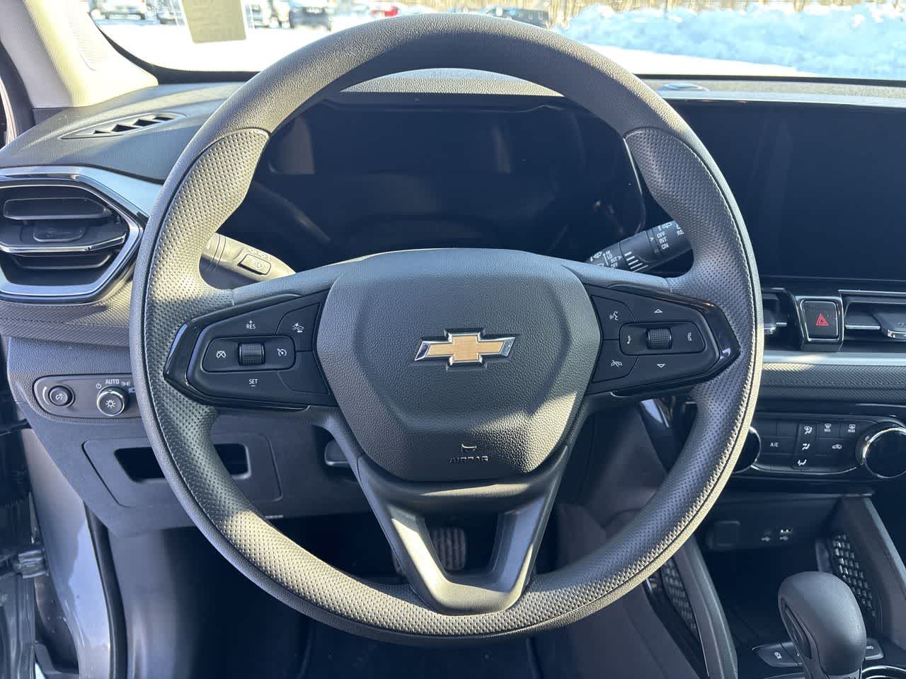 Thumbnail: 2025 Chevrolet TrailBlazer - 16