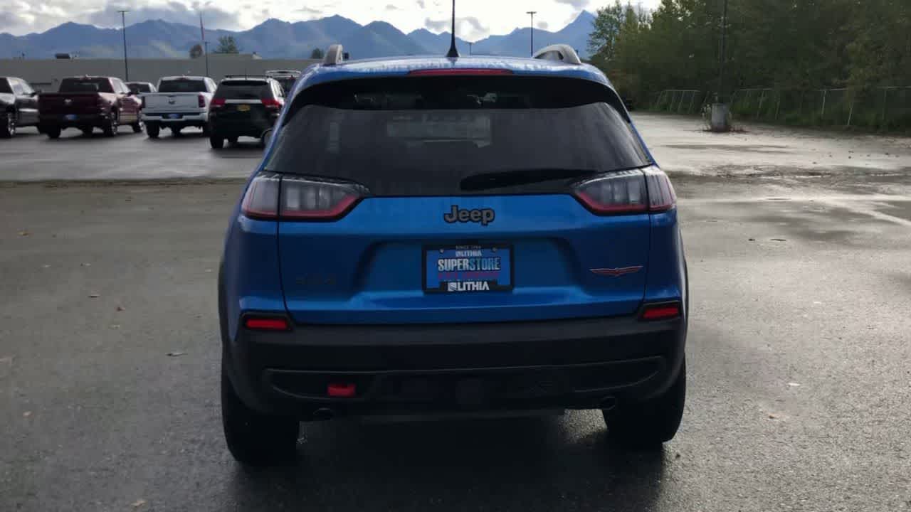 Thumbnail: 2021 Jeep Cherokee - 12