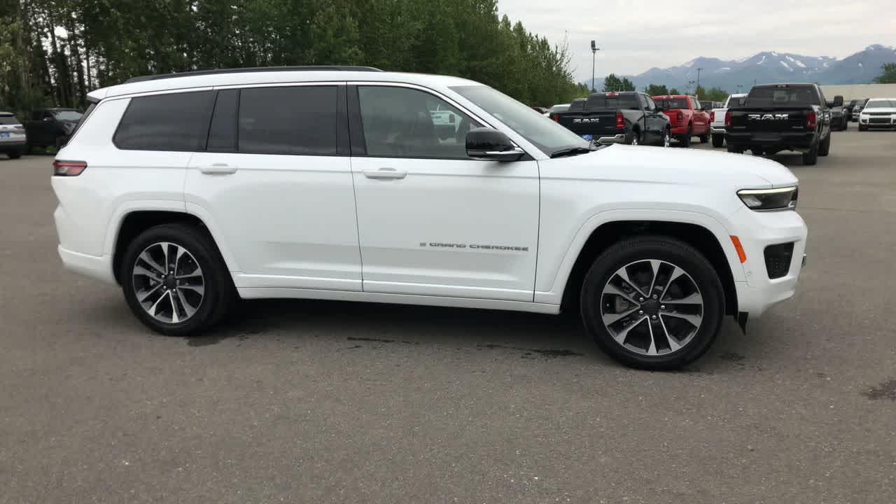 Thumbnail: 2025 Jeep Grand Cherokee - 16