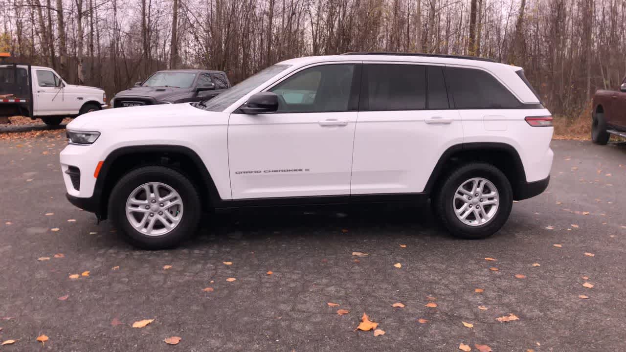 Thumbnail: 2024 Jeep Grand Cherokee - 7