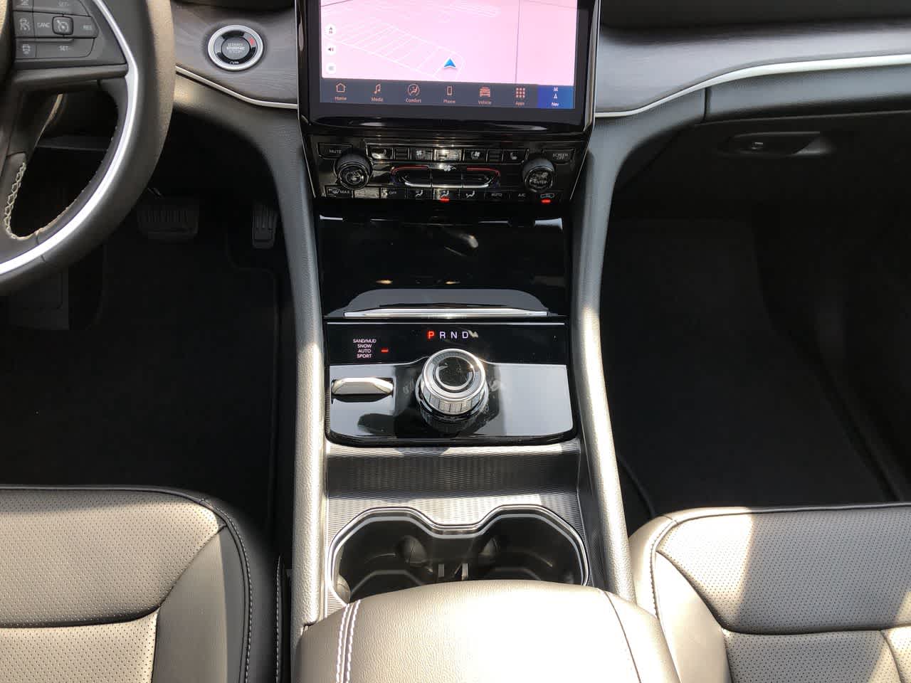 Thumbnail: 2025 Jeep Grand Cherokee - 27