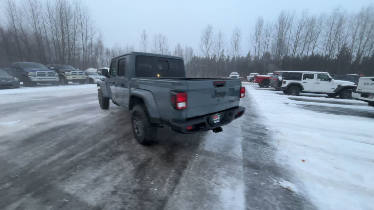 Thumbnail: 2026 Jeep Gladiator - 11
