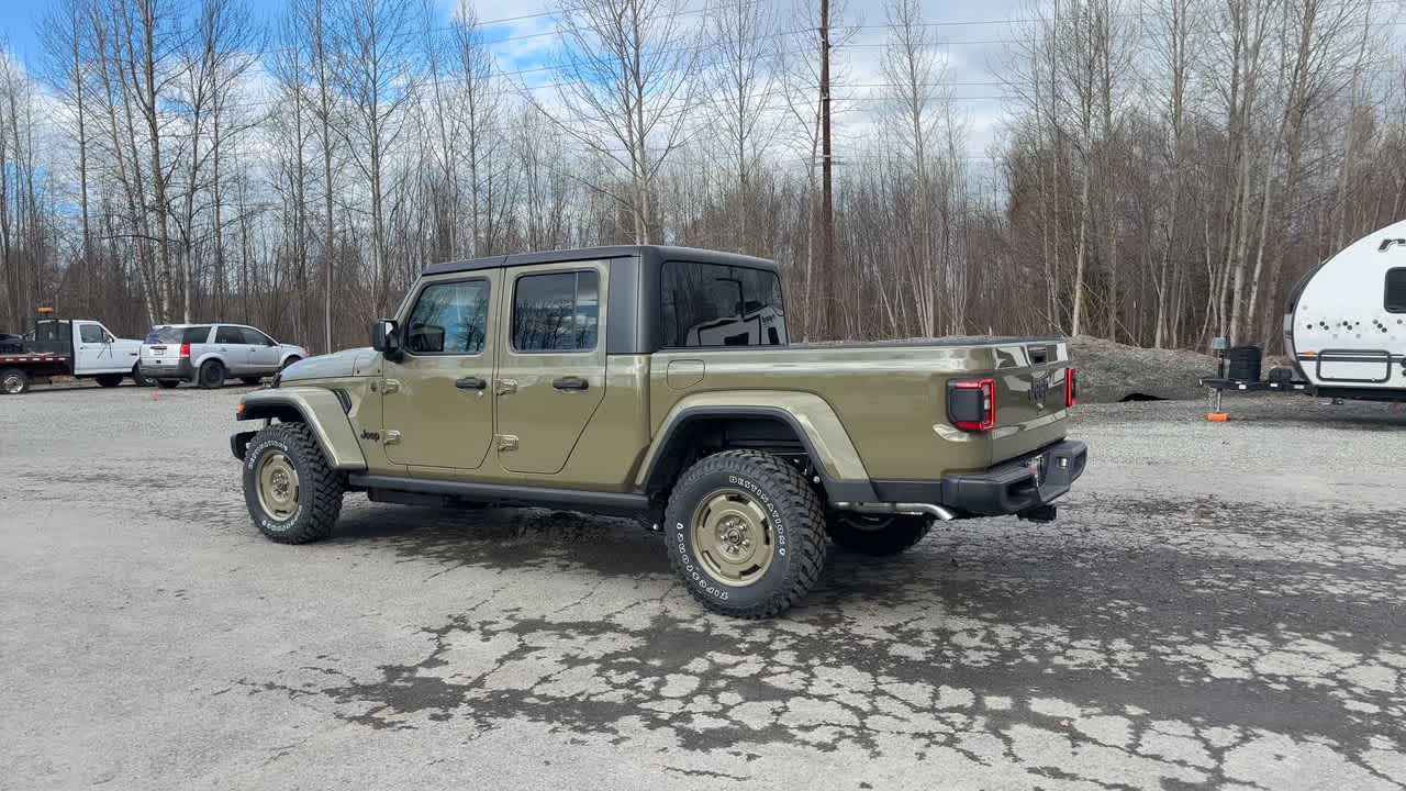 Thumbnail: 2026 Jeep Gladiator - 10