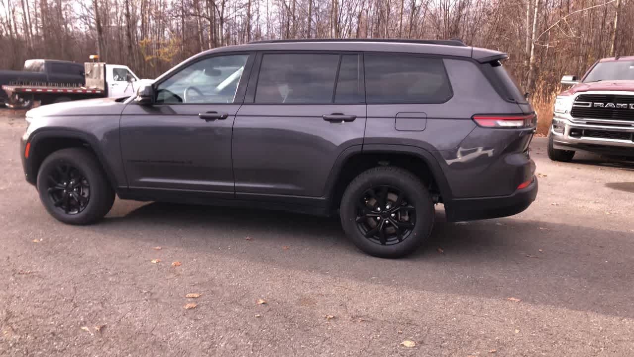 Thumbnail: 2024 Jeep Grand Cherokee L - 8
