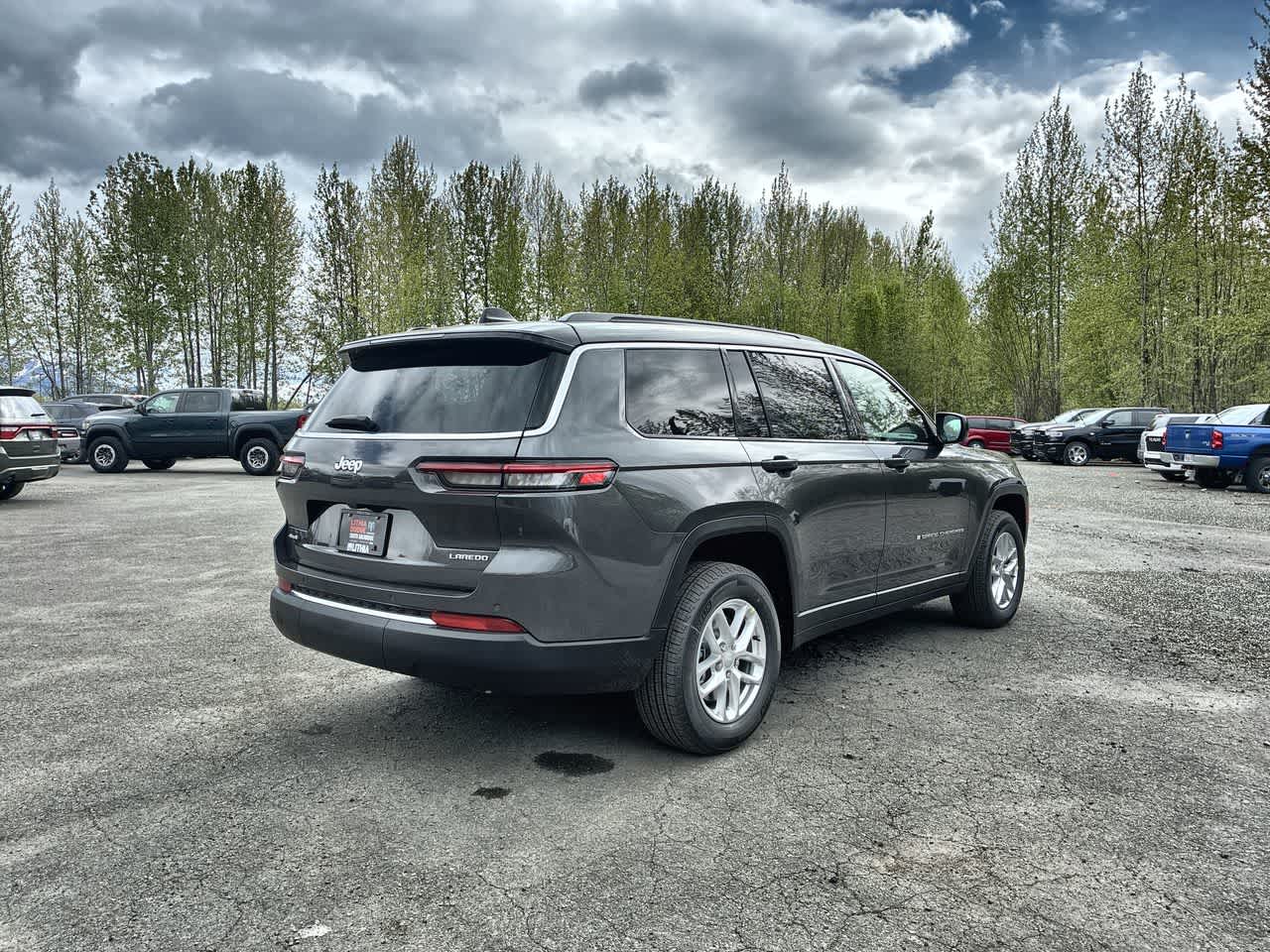 Thumbnail: 2026 Jeep Grand Cherokee - 8