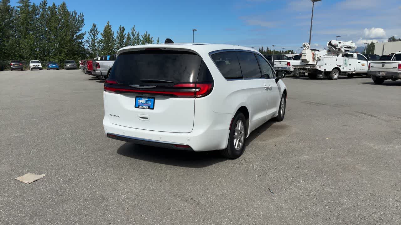 Thumbnail: 2024 Chrysler Pacifica - 13