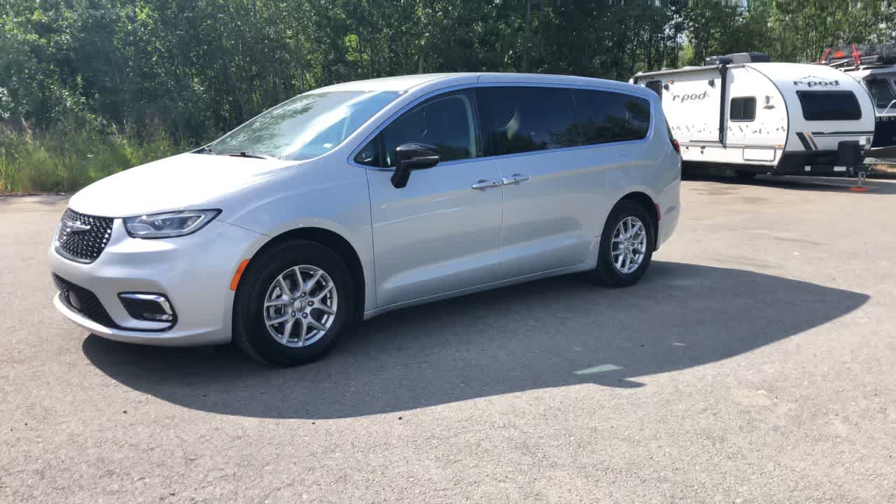 Thumbnail: 2024 Chrysler Pacifica - 6