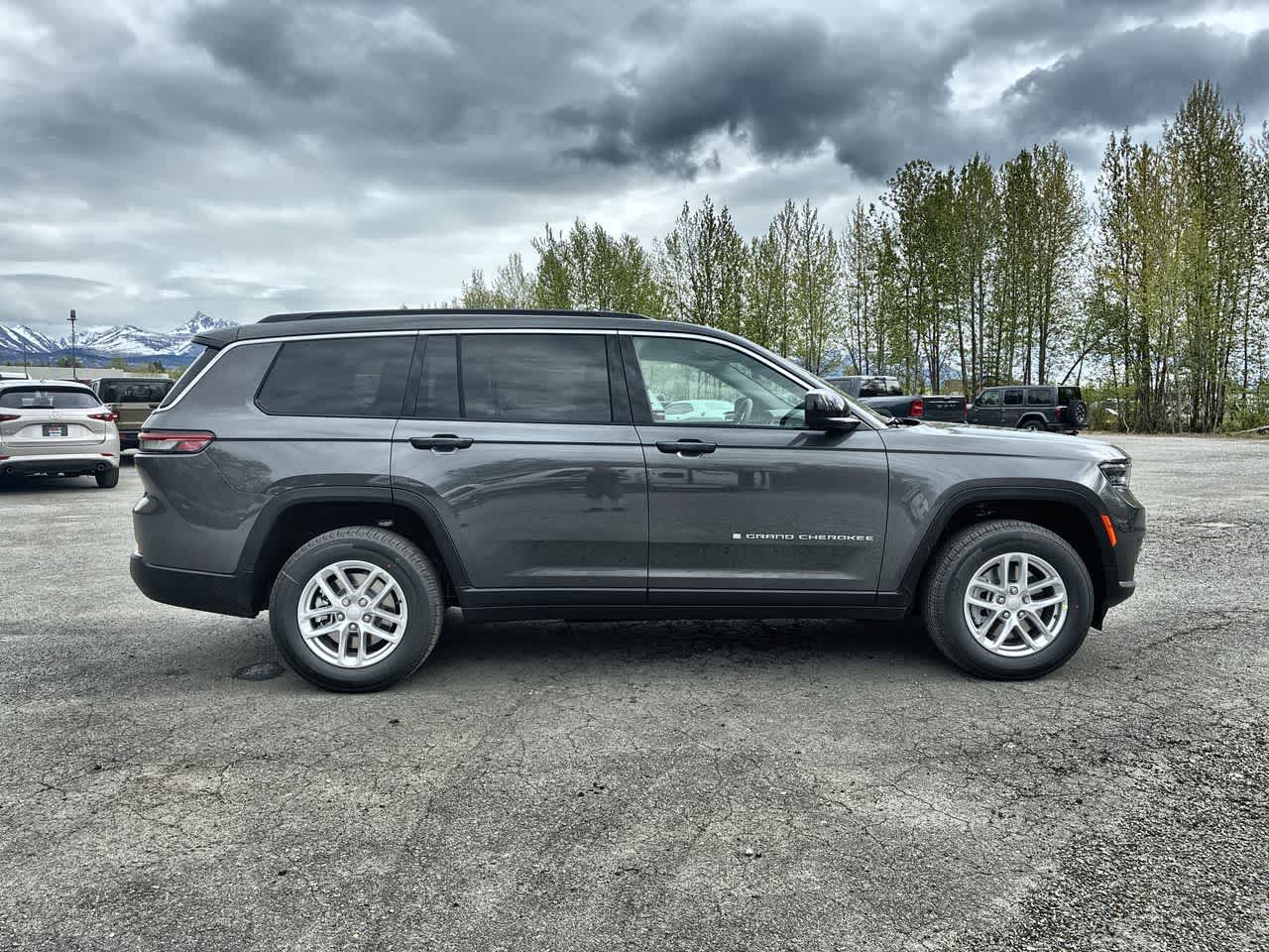 Thumbnail: 2026 Jeep Grand Cherokee - 9