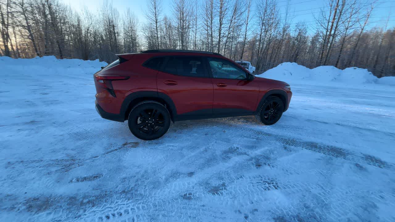 Thumbnail: 2024 Chevrolet Trax - 15