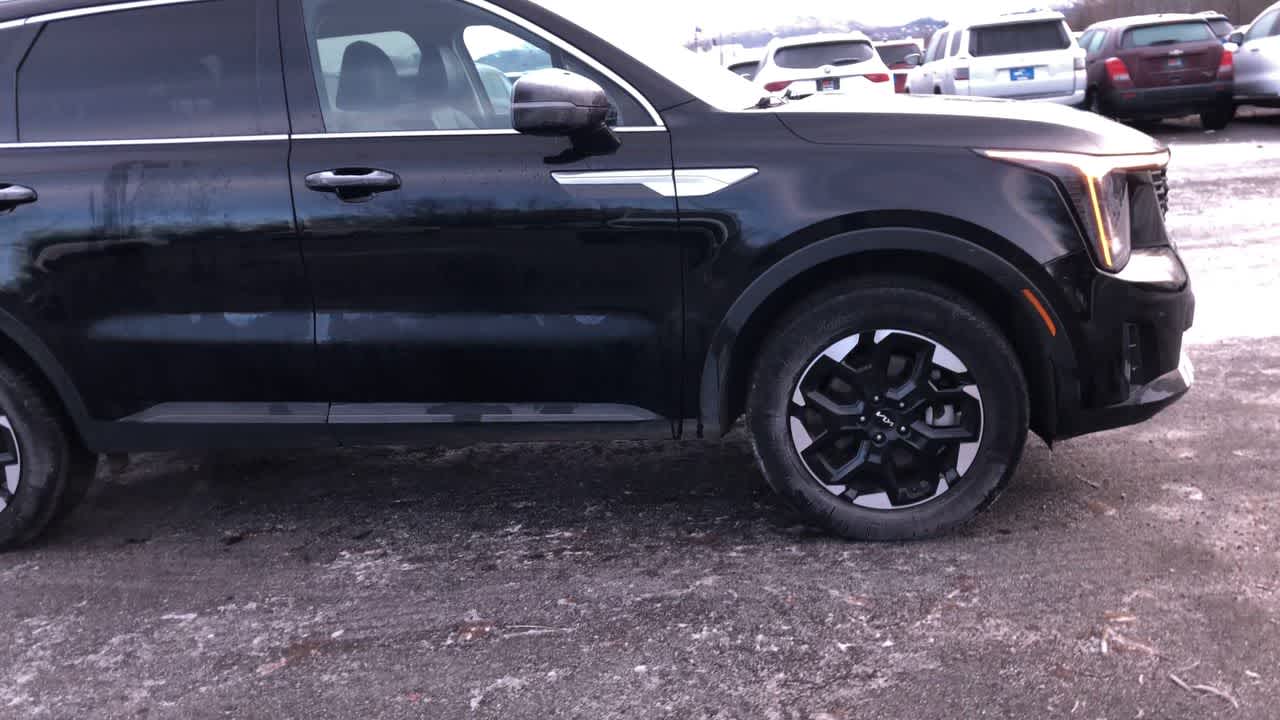 Thumbnail: 2024 Kia Sorento - 16