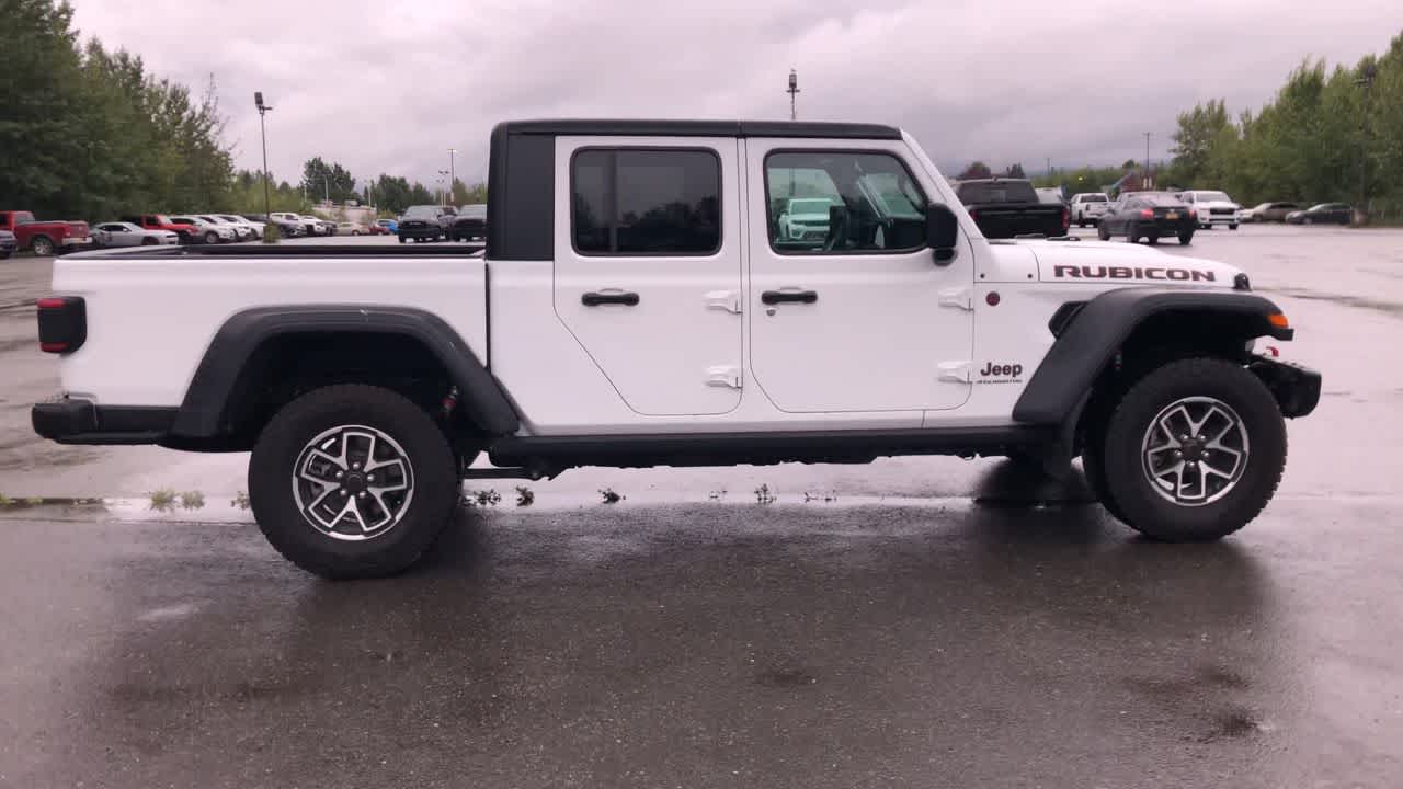 Thumbnail: 2024 Jeep Gladiator - 15