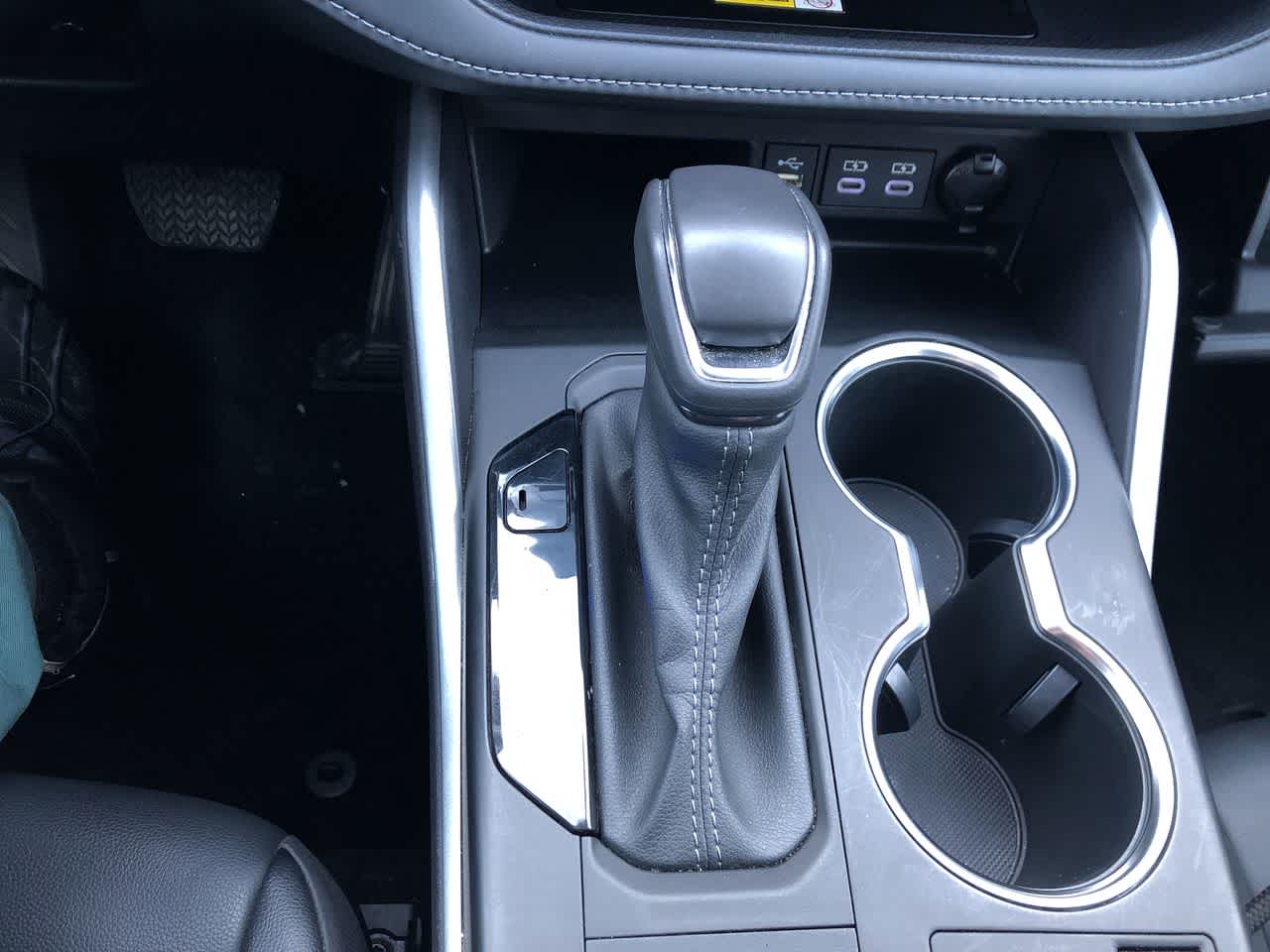 Thumbnail: 2023 Toyota Highlander - 27