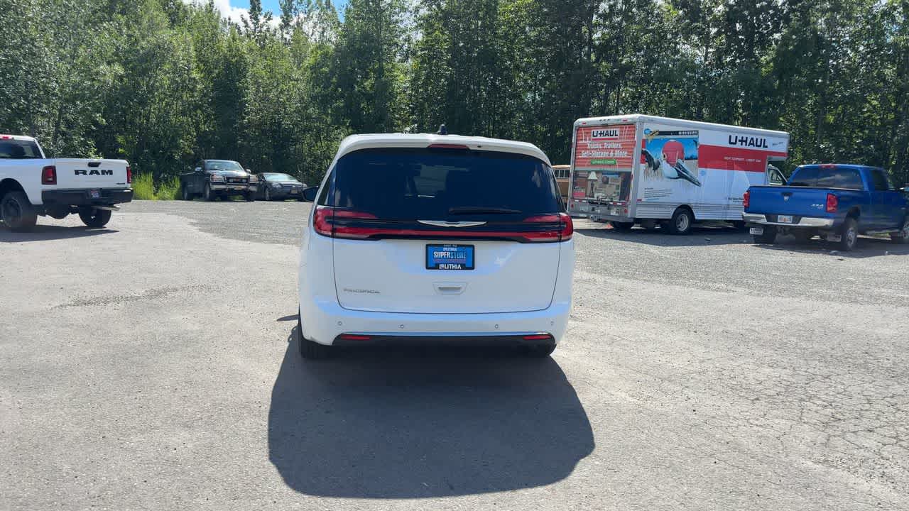 Thumbnail: 2025 Chrysler Pacifica - 12