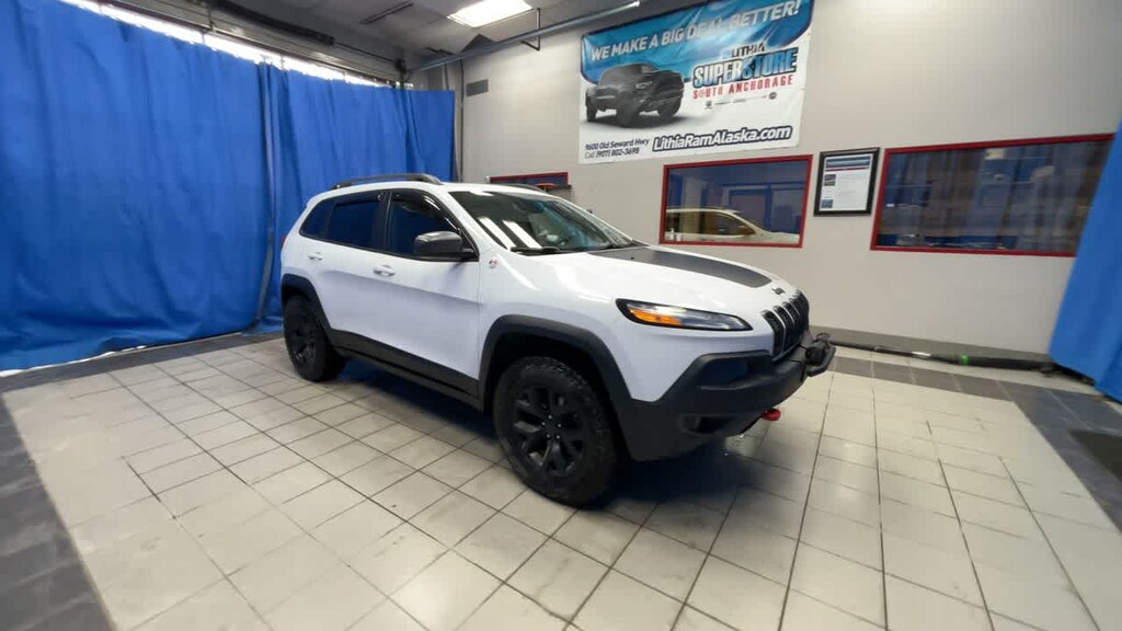 Used 2017 Jeep Cherokee Trailhawk SUV