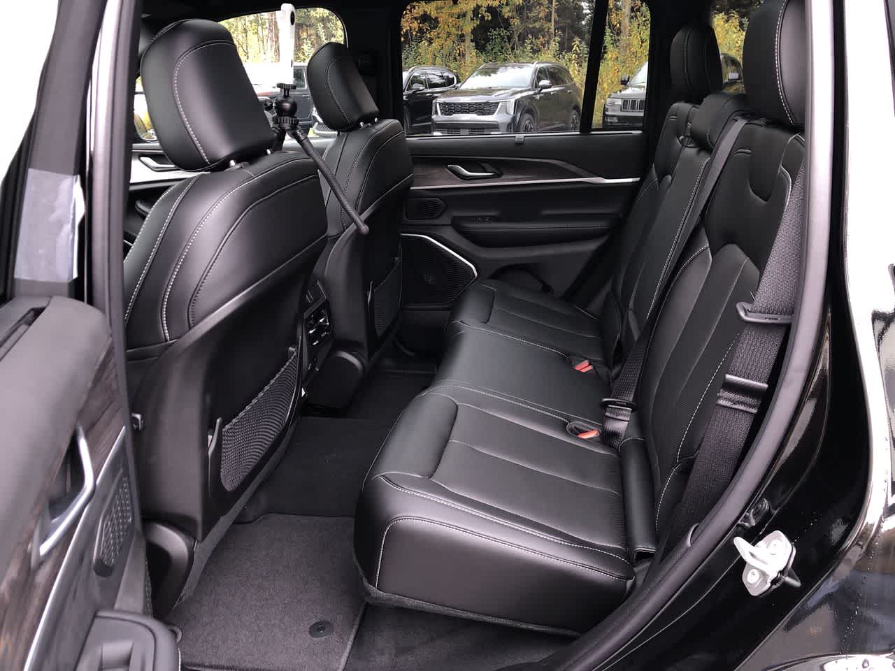 Thumbnail: 2025 Jeep Grand Cherokee - 22