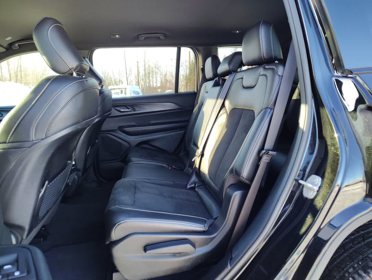 Thumbnail: 2024 Jeep Grand Cherokee L - 14