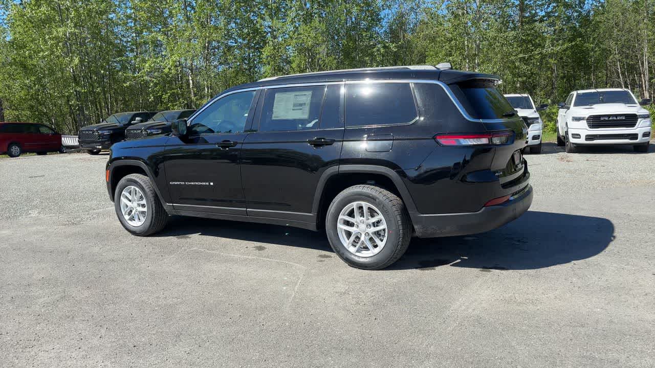 Thumbnail: 2026 Jeep Grand Cherokee - 10