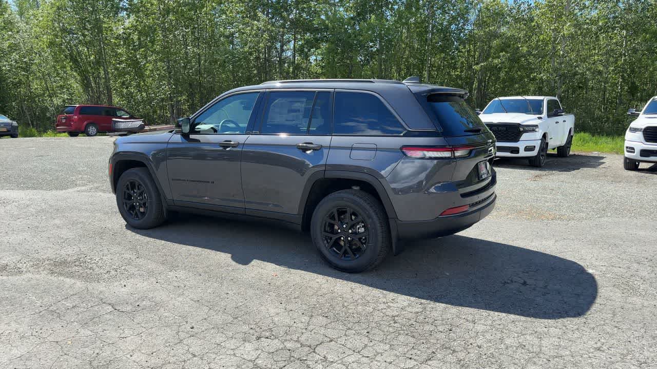 Thumbnail: 2026 Jeep Grand Cherokee - 10