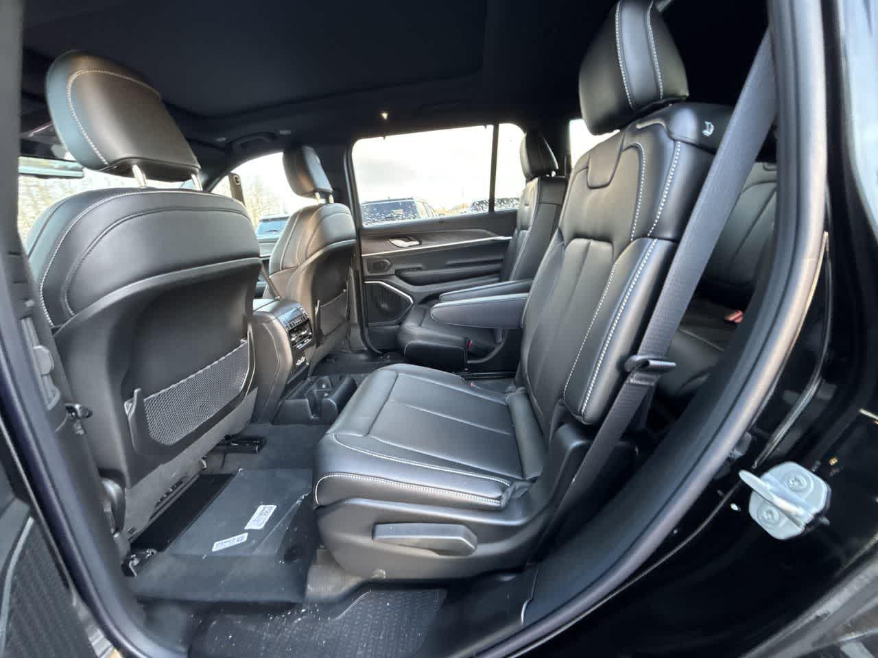 Thumbnail: 2025 Jeep Grand Cherokee - 20