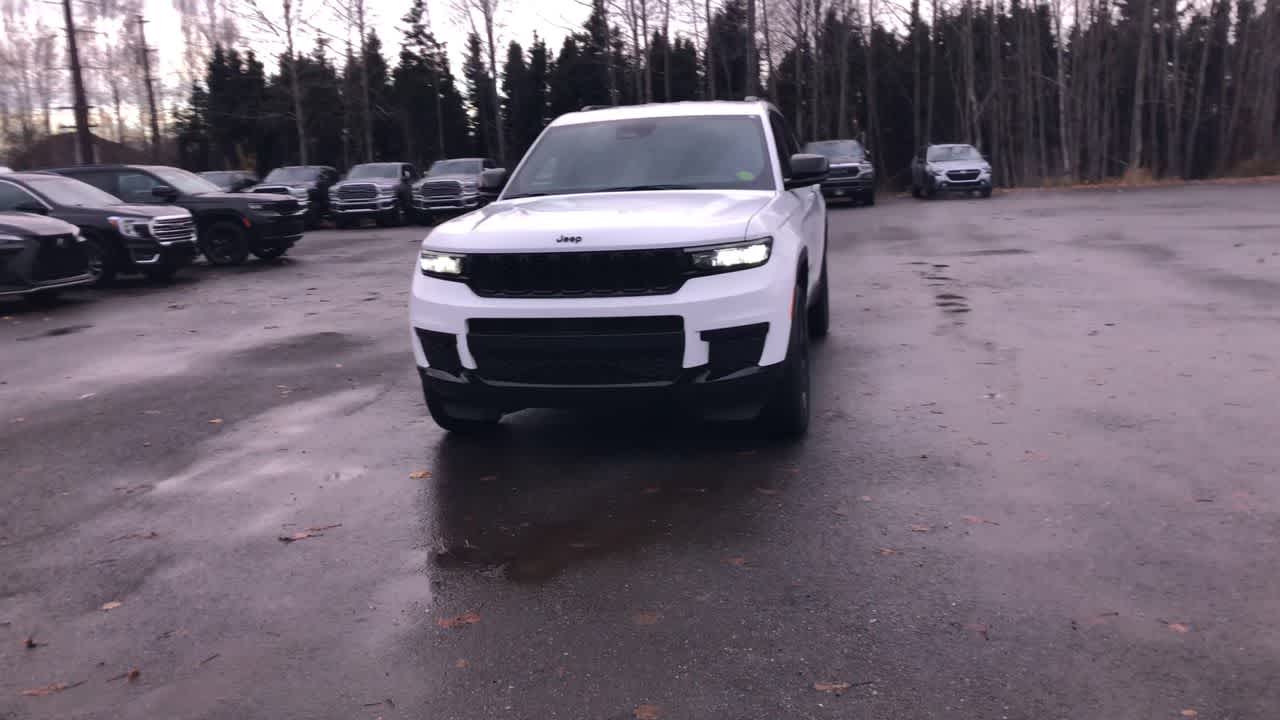 Thumbnail: 2024 Jeep Grand Cherokee L - 3
