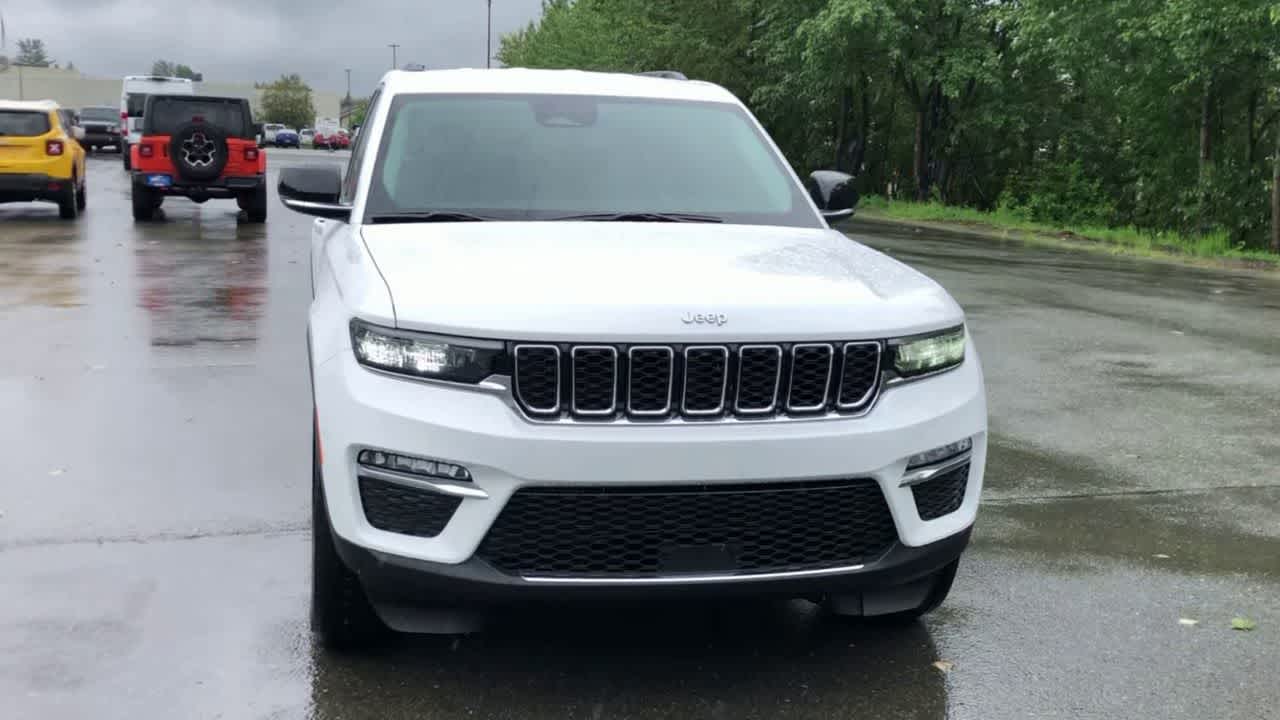 Thumbnail: 2023 Jeep Grand Cherokee - 4