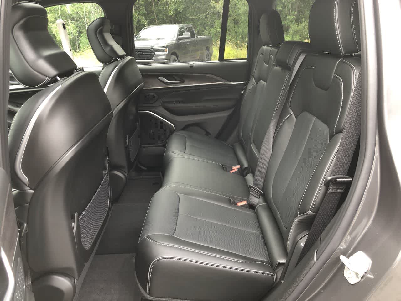 Thumbnail: 2025 Jeep Grand Cherokee - 22