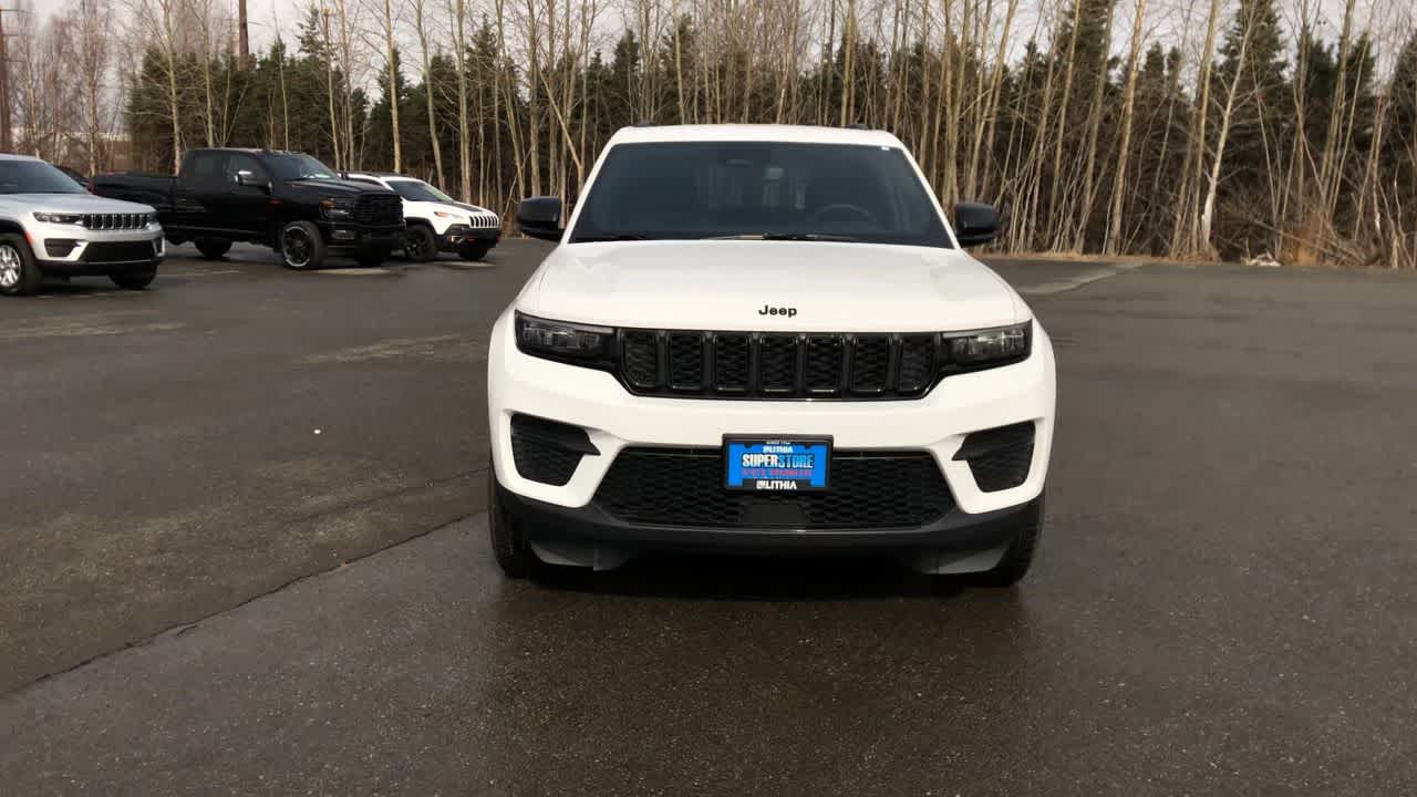 Thumbnail: 2023 Jeep Grand Cherokee - 3