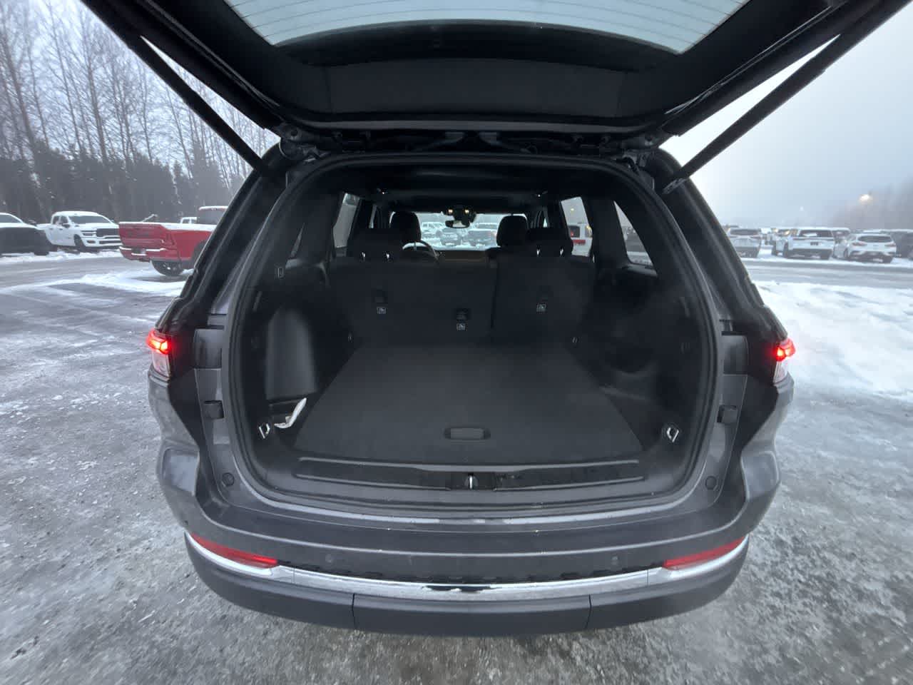 Thumbnail: 2024 Jeep Grand Cherokee - 20