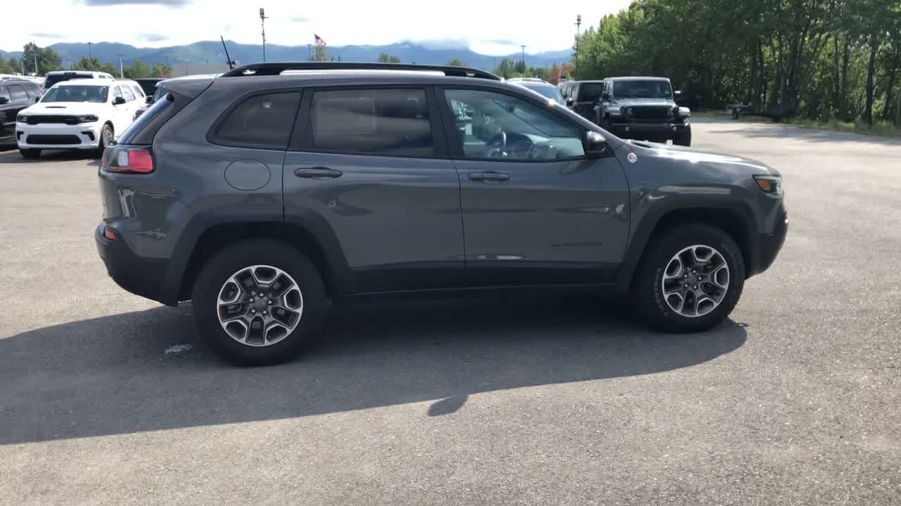 Thumbnail: 2022 Jeep Cherokee - 15