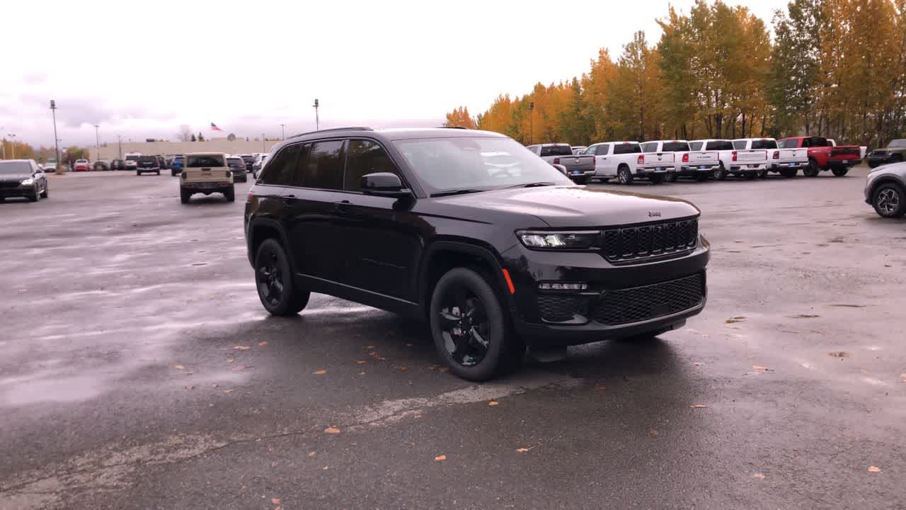 Thumbnail: 2025 Jeep Grand Cherokee - 3