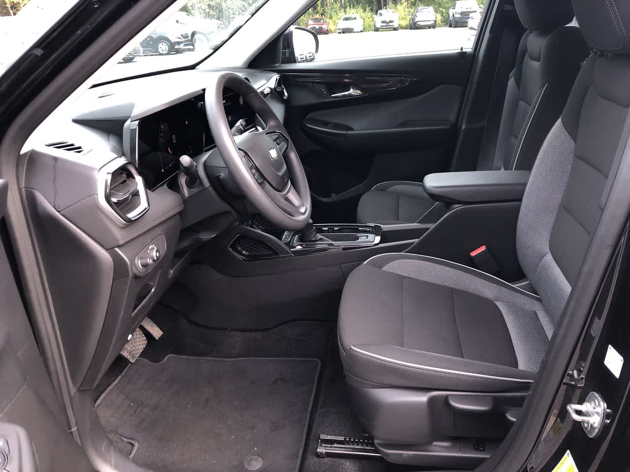 Thumbnail: 2025 Chevrolet TrailBlazer - 23