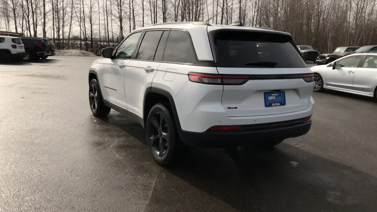 Thumbnail: 2023 Jeep Grand Cherokee - 10