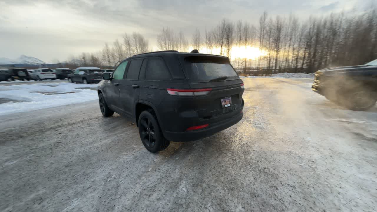 Thumbnail: 2024 Jeep Grand Cherokee - 11