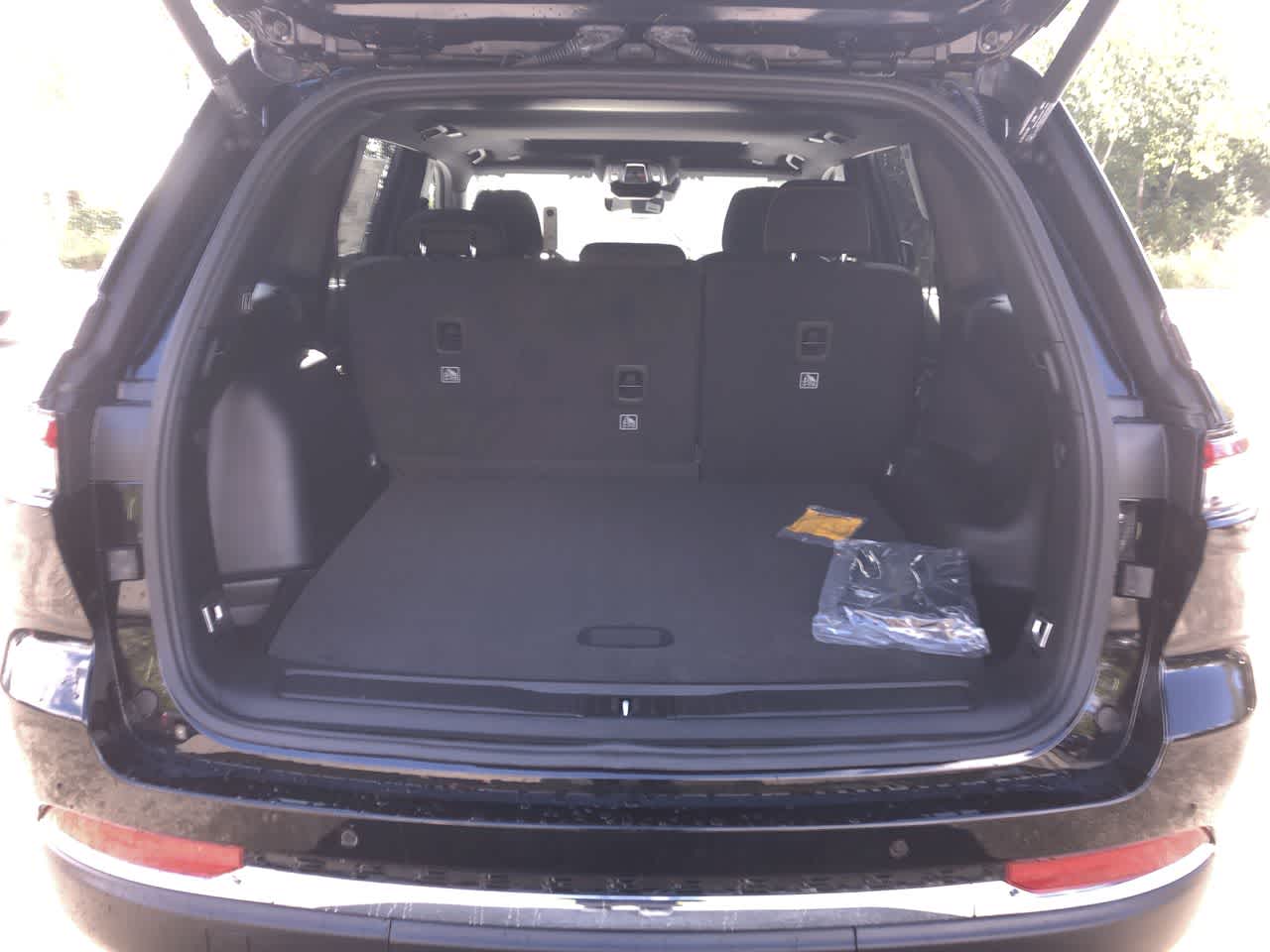 Thumbnail: 2025 Jeep Grand Cherokee - 20